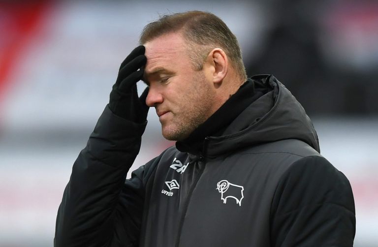 Chỉ thắng 2 trận trong 3 tháng, Rooney bị Birmingham sa thải- Ảnh 2. HLV Rooney xoạc bóng khiến học trò chấn thương nặng