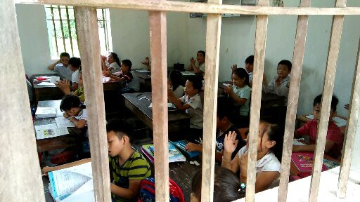 Vì sao một loạt trường rớt chuẩn quốc gia? - Ảnh 2. Vì sao một loạt trường rớt chuẩn quốc gia? - Ảnh 2.