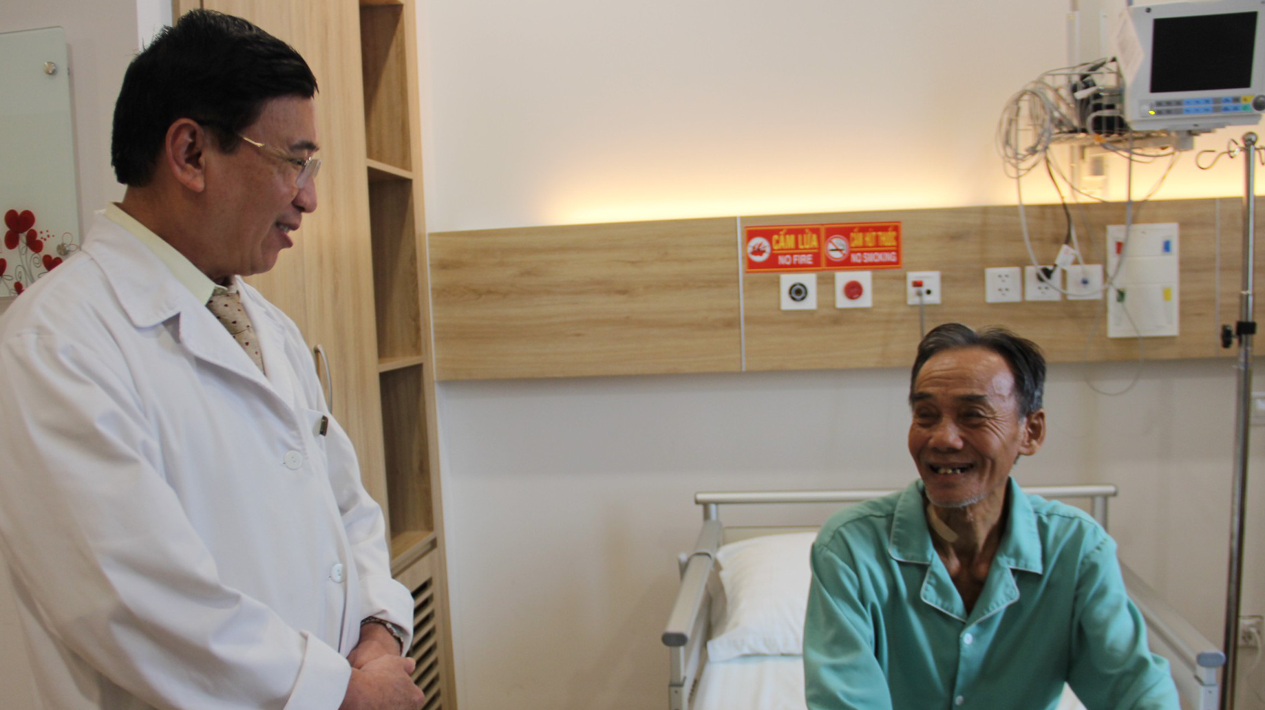 Công an vào cuộc nữ bệnh nhân tử vong khi thay van tim tại bệnh viện ở Buôn Ma Thuột- Ảnh 2. Công an vào cuộc nữ bệnh nhân tử vong khi thay van tim tại bệnh viện ở Buôn Ma Thuột- Ảnh 2.