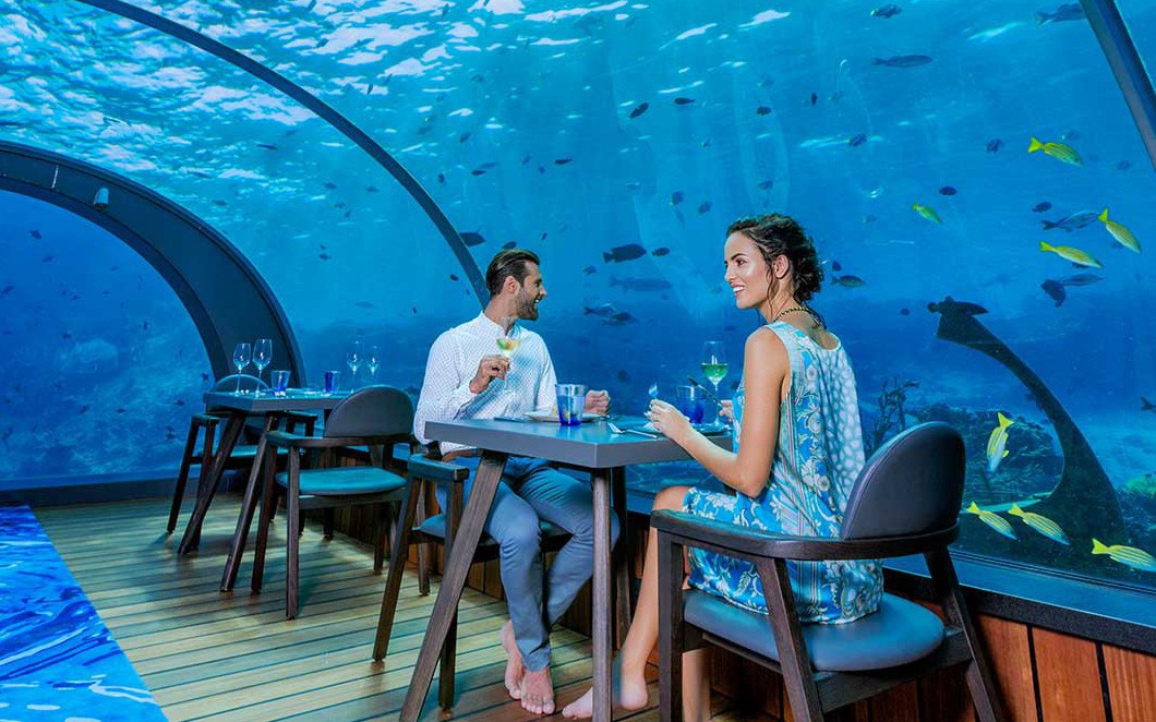 Ăn ngon tại nhà hàng dưới nước lớn nhất thế giới