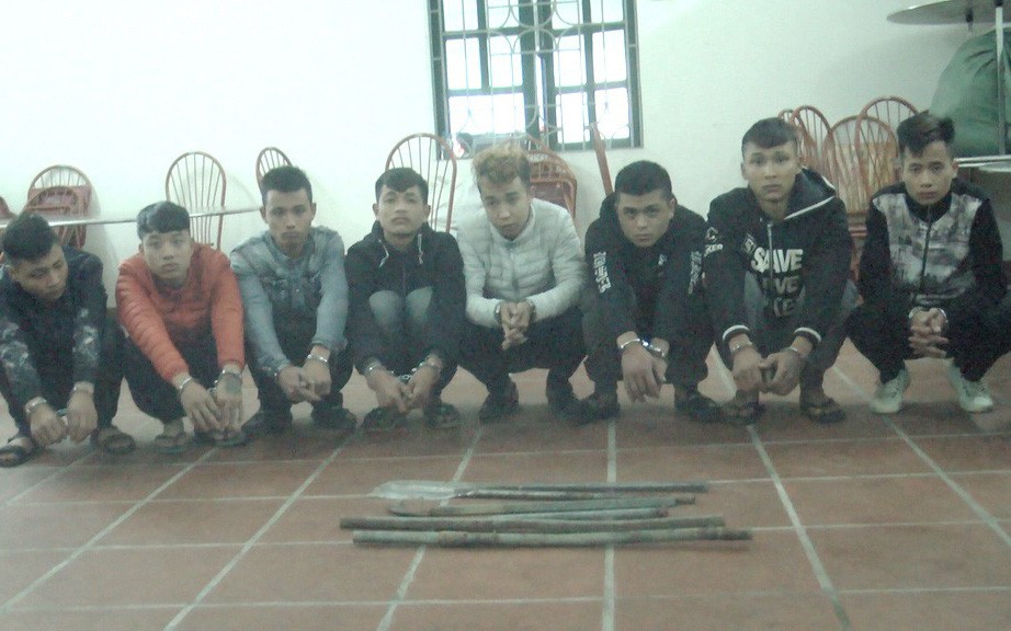 Phú Yên xử lý nạn 'xin đểu' người đi thăm mộ tại nghĩa trang trong dịp Tết- Ảnh 2. Nhóm thanh niên xin đểu trên cao tốc khai 'xin' được 400.000 đồng
