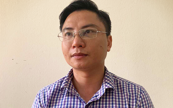 Bắt nhóm lợi dụng danh nghĩa báo chí nhận bảo kê xe tải- Ảnh 2. Bắt giữ nghi phạm giả danh nhà báo tống tiền doanh nghiệp