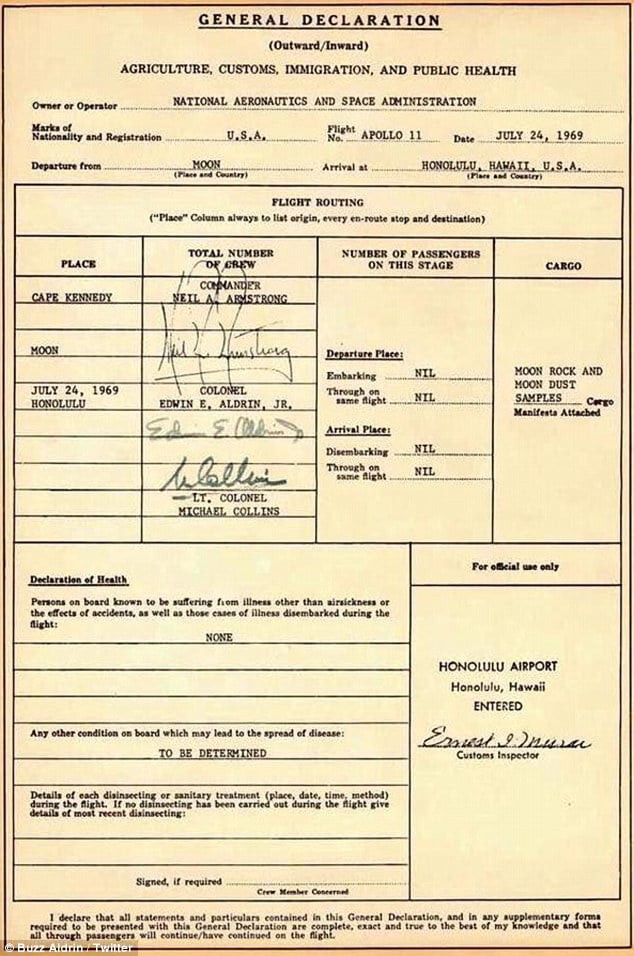 Neil Armstrong vứt phân trên mặt trăng và những chuyện chưa kể - Ảnh 3.