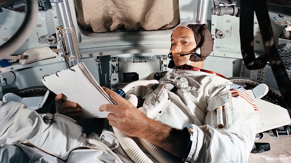 Neil Armstrong vứt phân trên mặt trăng và những chuyện chưa kể - Ảnh 8.