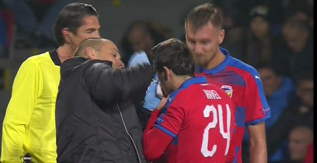 Dân mạng kêu gọi cấm Ramos thi đấu vì hành vi chơi xấu - Ảnh 2. Dân mạng kêu gọi cấm Ramos thi đấu vì hành vi chơi xấu - Ảnh 2.