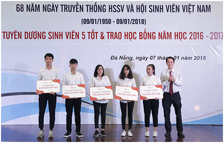 Xưởng phim của ĐH Duy Tân với giải Bạc Cuộc thi làm Phim ngắn DigiCon6 1-15177993641921622755806
