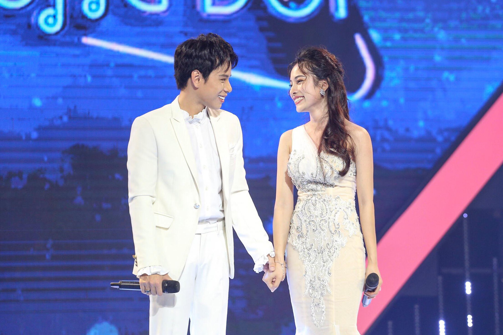 Ngọc Duyên Sara Và Jaykii (@Jaykiiofficial), Jaykii (@Jaykiiofficial) 2 *