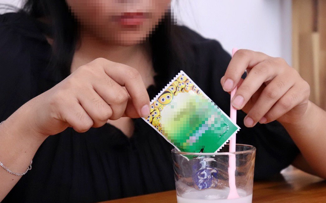 Cẩn thận mắc bệnh vì 'thuốc bổ' men tiêu hóa- Ảnh 3. 'Cuồng' men tiêu hóa, men vi sinh, coi chừng tác dụng ngược