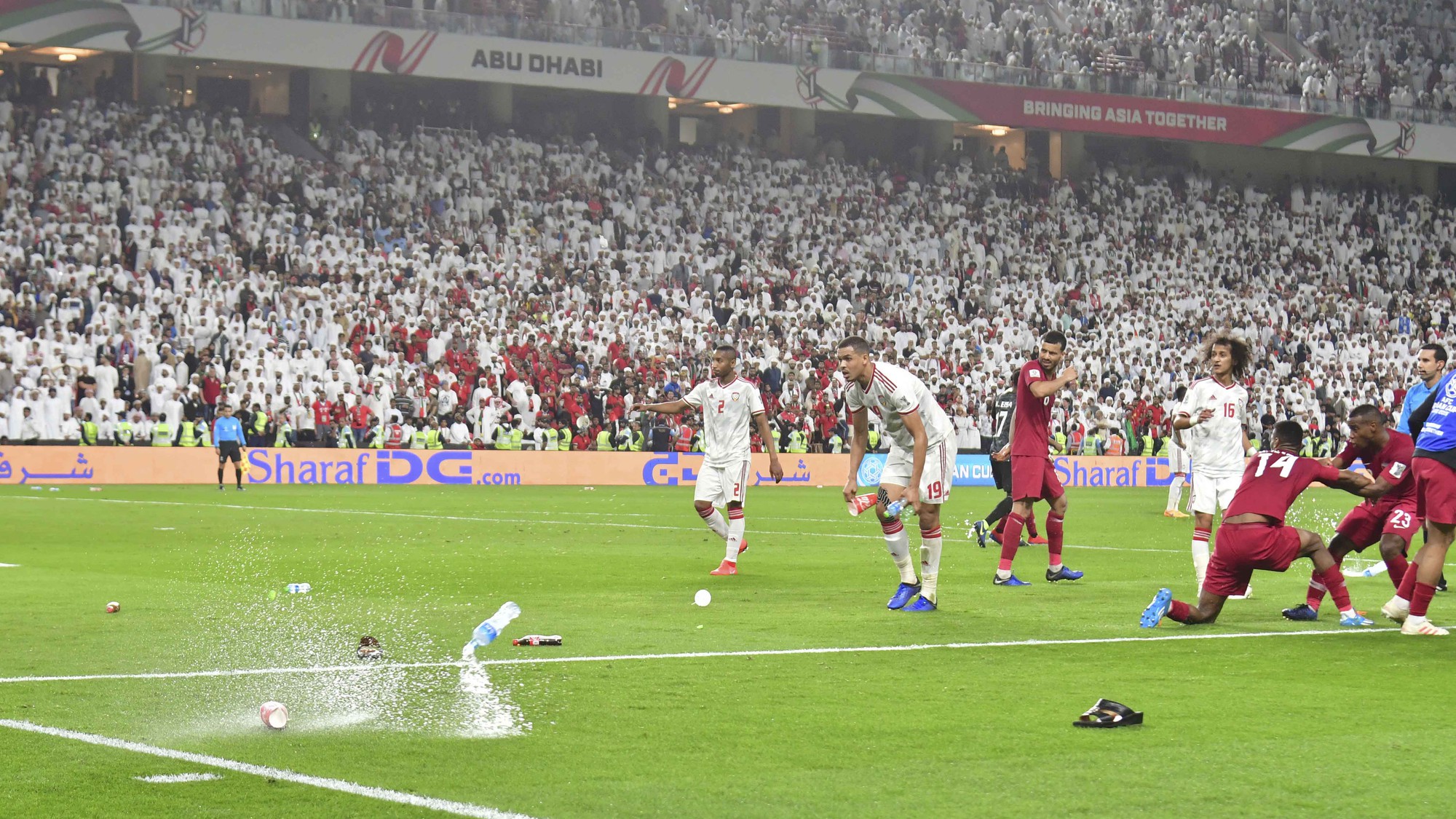 Asian Cup 2019 có mang châu Á lại gần nhau? - Ảnh 1. Asian Cup 2019 có mang châu Á lại gần nhau? - Ảnh 1.