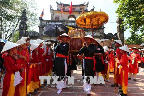 Hà Nội tuyên chiến với trục lợi lễ hội - Ảnh 2. Hà Nội tuyên chiến với trục lợi lễ hội - Ảnh 2.