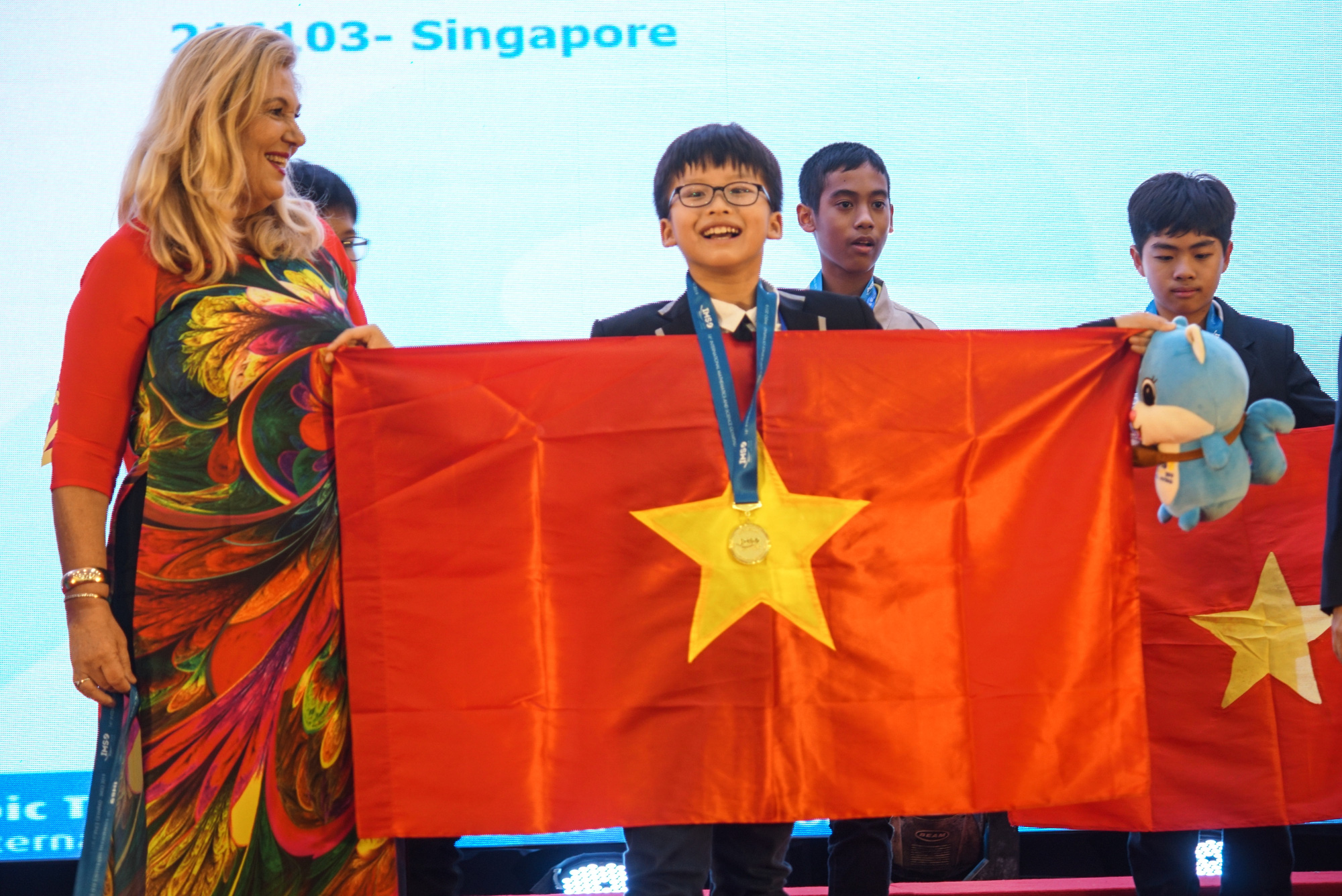 Việt Nam giành 15 HCV tại kỳ thi Olympic toán học và khoa học quốc tế 2019 - Ảnh 2.