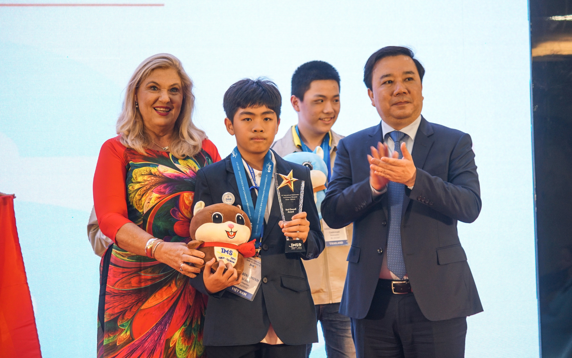 Việt Nam giành 15 HCV tại kỳ thi Olympic toán học và khoa học quốc tế 2019 - Ảnh 1.