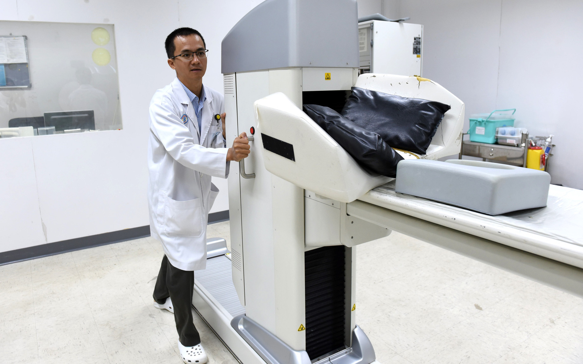 Bệnh viện Việt Nam pha chế thành công hai loại thuốc phóng xạ mới- Ảnh 3. TP.HCM có thêm bệnh viện chụp PET/CT phát hiện ung thư giai đoạn sớm