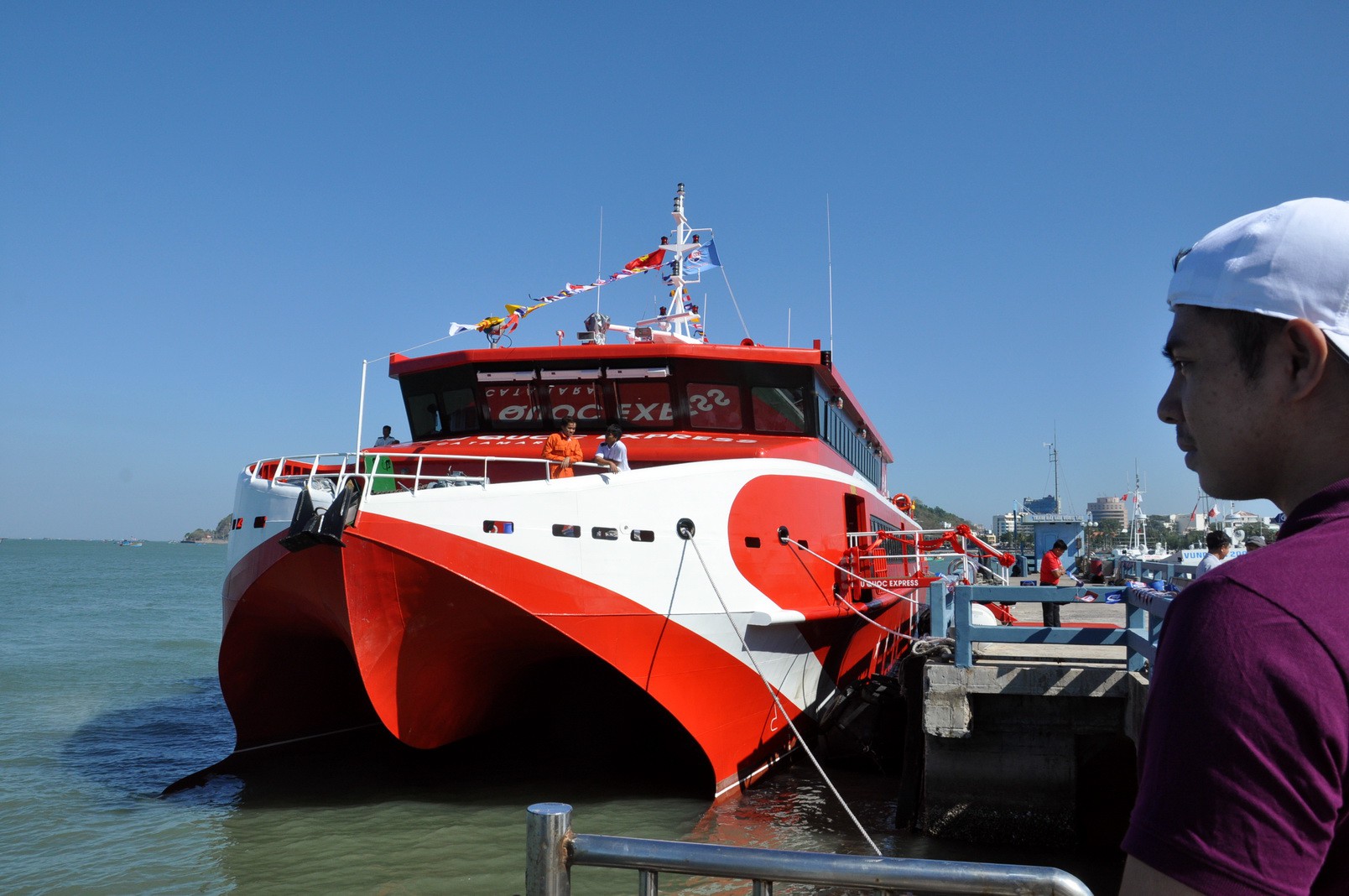 Tàu cao tốc 80 tỉ đồng đi Vũng Tàu- Côn Đảo hơn 3 tiếng đồng hồ - Ảnh 2.