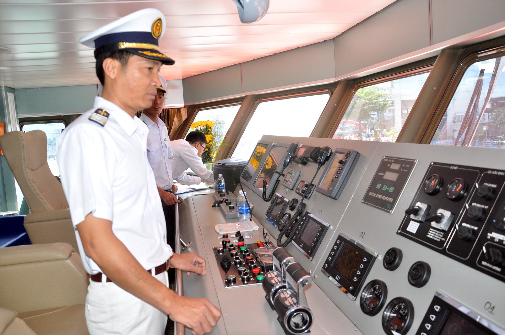 Tàu cao tốc 80 tỉ đồng đi Vũng Tàu- Côn Đảo hơn 3 tiếng đồng hồ - Ảnh 3.