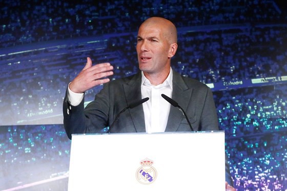 Zidane hưởng lương bao nhiêu khi trở về dẫn dắt Real Madrid? - Ảnh 2. Zidane hưởng lương bao nhiêu khi trở về dẫn dắt Real Madrid? - Ảnh 2.