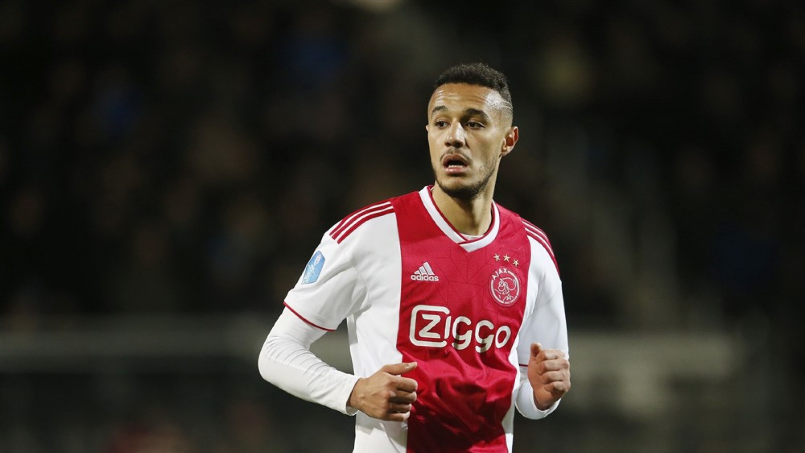 Нуссаир мазрауи футболист. Нуссаир мазрауи футболист. Noussair mazraoui. Мазрауи бавария. Защитник аякса.