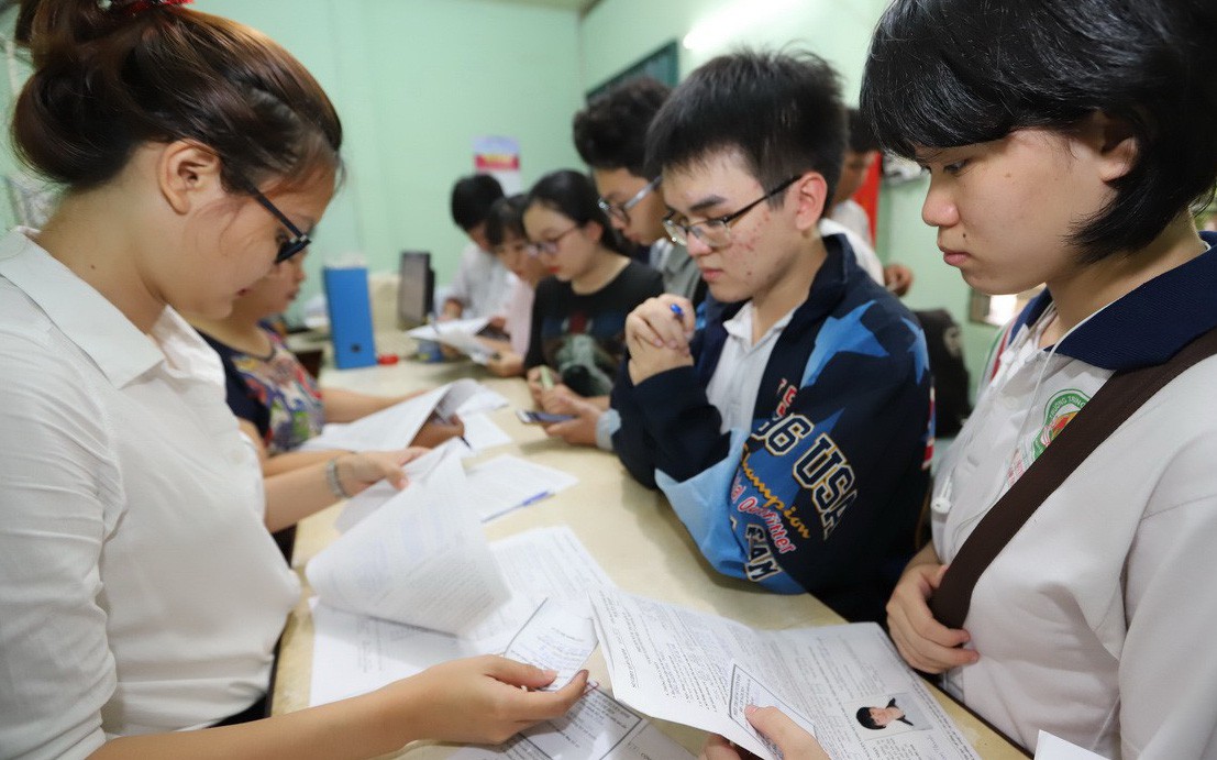 Mức lương khởi điểm: đại học 5-10 triệu đồng, thạc sĩ và tiến sĩ 10-30 triệu đồng?- Ảnh 2. Ngành mới, nhu cầu tuyển dụng cao vắng thí sinh