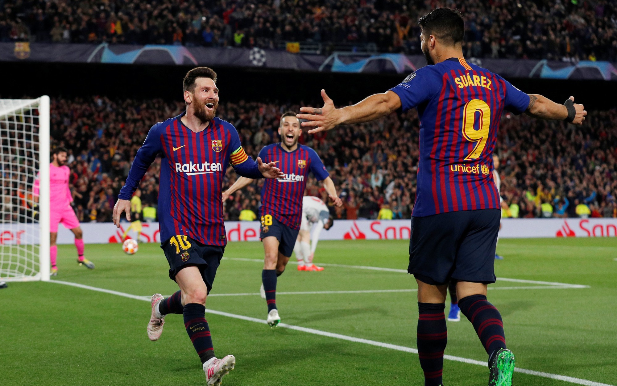 'Song sát' Messi - Suarez hành hạ Liverpool