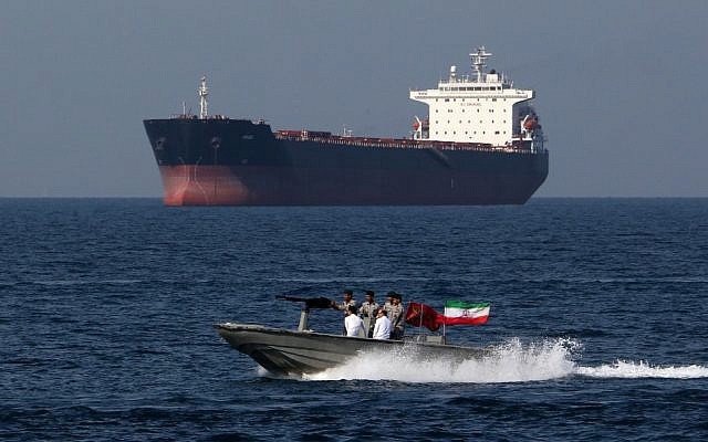 Iran xác nhận bắt tàu chở dầu nước ngoài cùng 12 thủy thủ đoàn