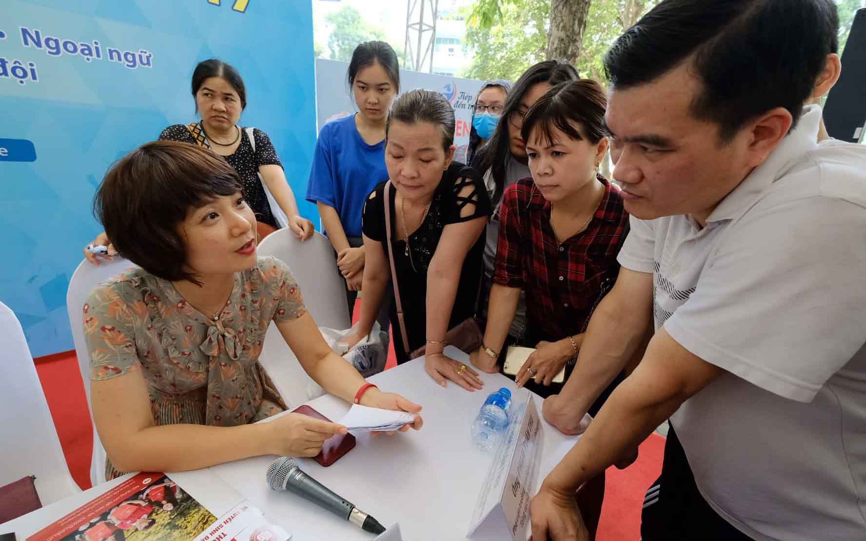 Nhiều trường đại học lấy điểm sàn thấp, điều gì xảy ra? - Ảnh 1. Nhiều trường đại học lấy điểm sàn thấp, điều gì xảy ra? - Ảnh 1.