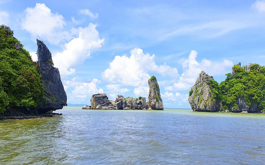 Danh thắng chùa Hang - Hòn Phụ Tử