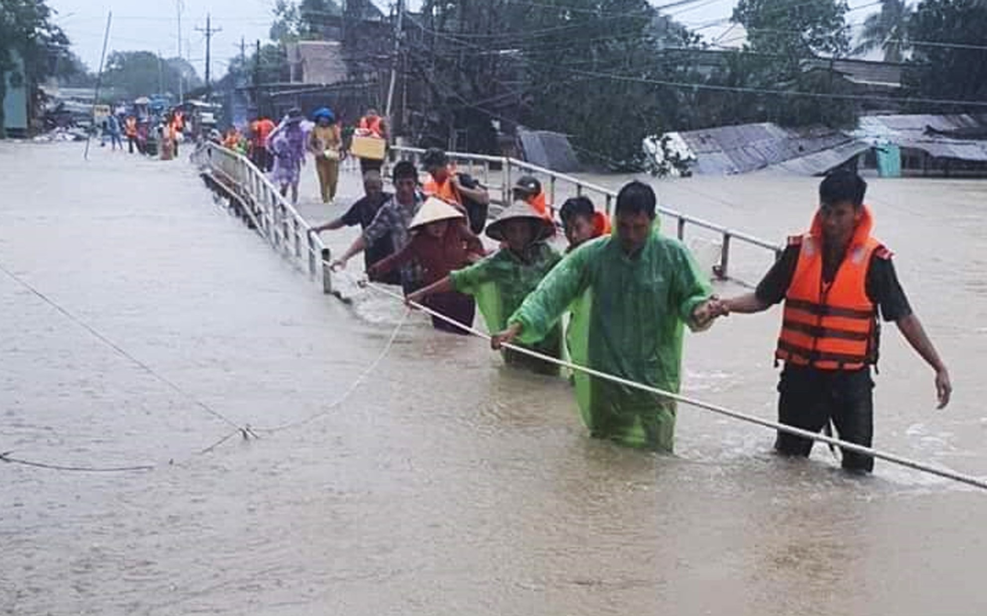 ‘Tôi thoáng nghĩ đặt tên con là Nguyễn Bảo Phà Chạy’- Ảnh 4. Mưa lớn bất thường là nguyên nhân chính khiến Phú Quốc ngập