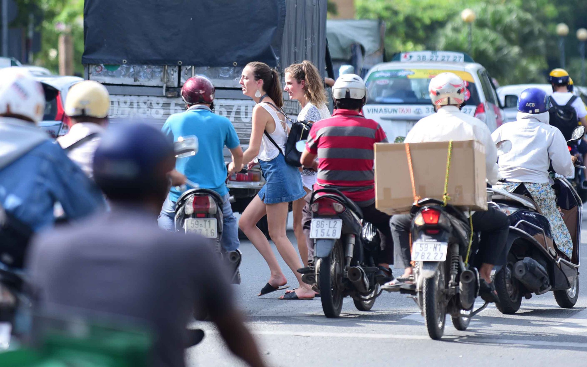 Hàng loạt người nước ngoài vi phạm luật giao thông ở Hội An, chính quyền kiên quyết phạt- Ảnh 4. Người nước ngoài vi phạm luật giao thông: Khách hành xử sai, phải xem lại chủ nhà