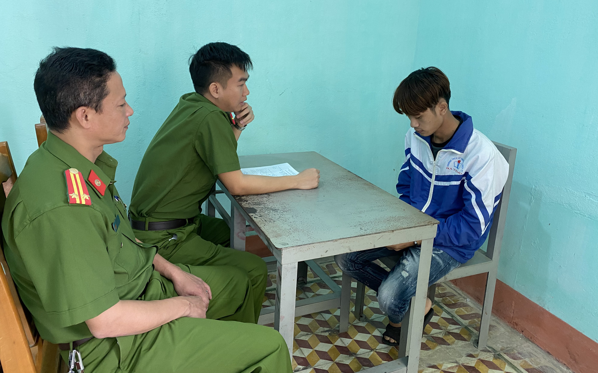 Nam thanh niên đâm chết cô gái bằng hàng chục nhát dao- Ảnh 2. Đâm chết 2 cụ già bằng hàng chục nhát dao để lấy tiền chơi game