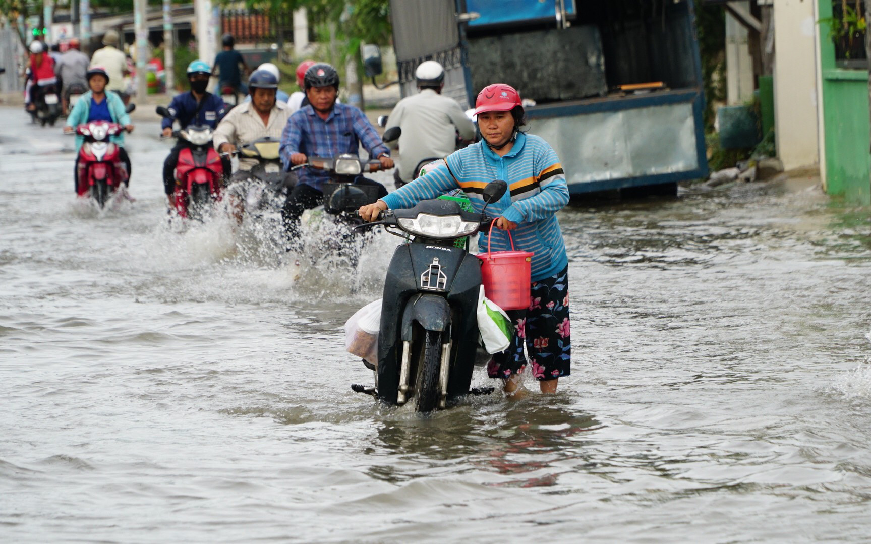 Sạt lở, vỡ bờ sông nhà Lê ở Thanh Hóa giữa mùa khô - Ảnh 5.