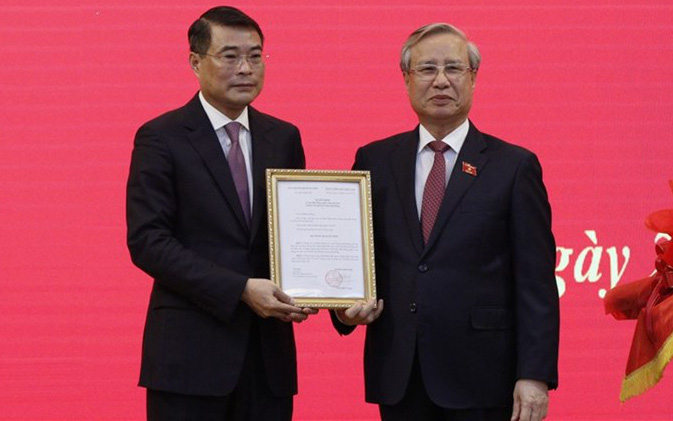 Bầu bổ sung 4 ủy viên Bộ Chính trị, ông Lê Minh Hưng làm trưởng Ban Tổ chức Trung ương- Ảnh 6. Tân chánh Văn phòng Trung ương Đảng Lê Minh Hưng nhậm chức