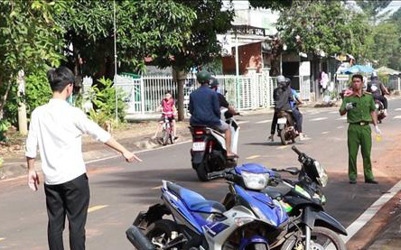 Tan trường, nam sinh lớp 12 được gọi ra "nói chuyện" rồi bị đánh chết