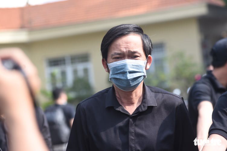 Hoài Linh, Việt Hương mang khăn tang trong suốt tang lễ Chí Tài - Ảnh 15.