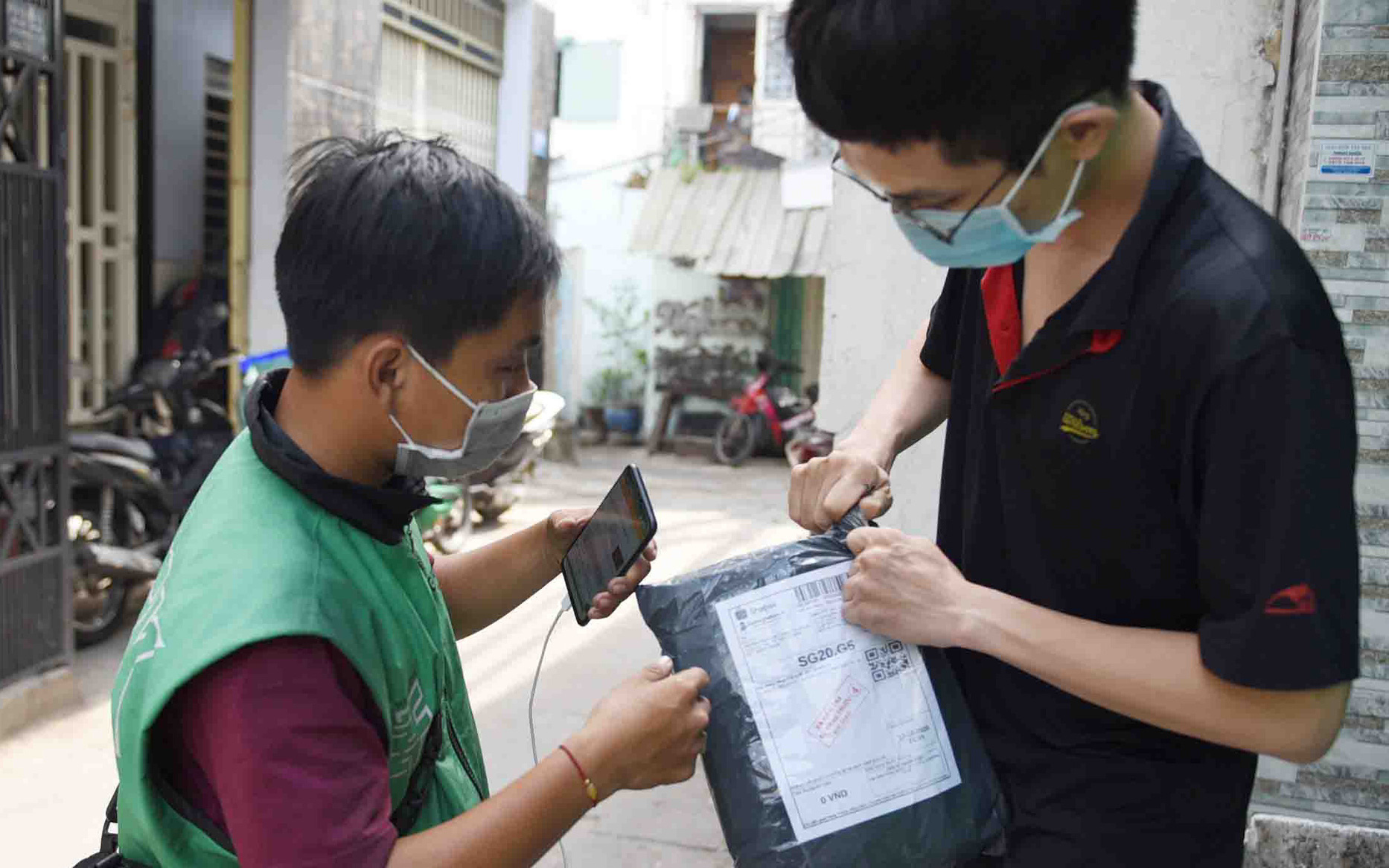 Cẩn thận khi mua thiết bị y tế qua mạng- Ảnh 2. Đồng kiểm khi mua hàng online: Không khó, nhưng sao không chịu làm?