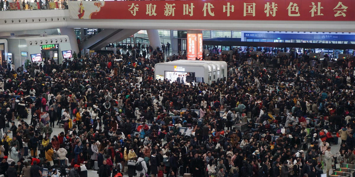 Hành khách đợi tại nhà ga đông Hàng Châu ở thành phố Hàng Châu, tỉnh Chiết Giang, Trung Quốc hồi tháng 1-2020 