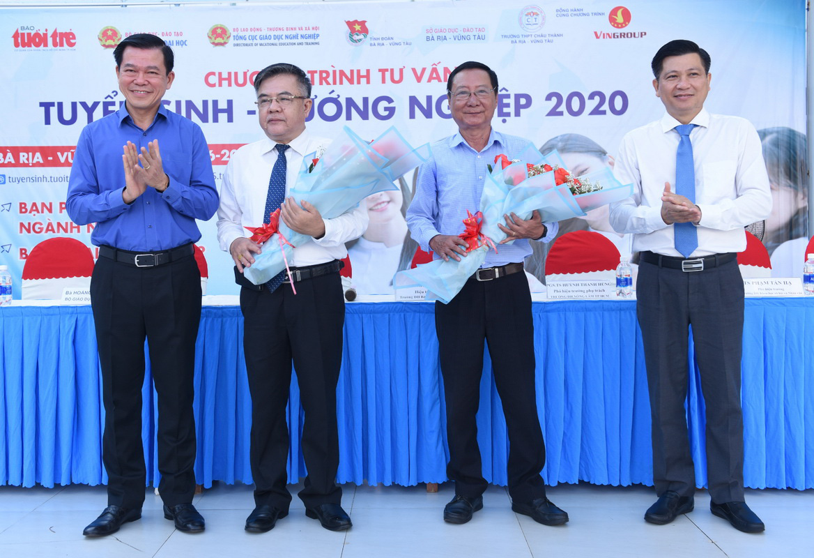 Sáng nay 13-6, mở màn chương trình tư vấn tuyển sinh - hướng nghiệp 2020 - Ảnh 5.