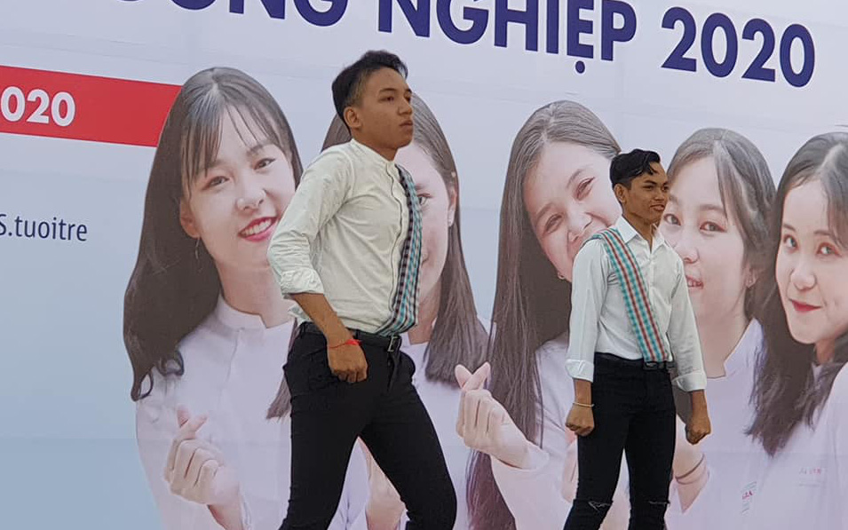 Màn nhảy cực chất của sinh viên người Campuchia tại Chương trình tư vấn tuyển sinh