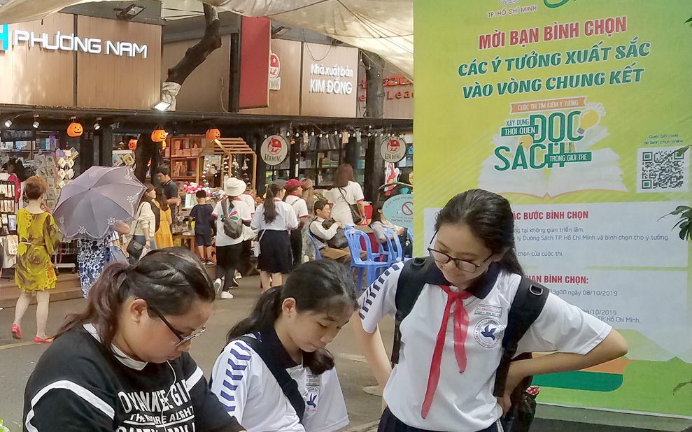 Công bố hội đồng chuyên môn Giải thưởng sách thiếu nhi TP.HCM- Ảnh 5. Hội sách thiếu nhi: Bạt ngàn sách, vô số show, tha hồ chơi, tha hồ vẽ