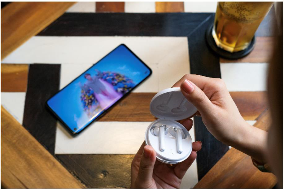 Đặt trước Reno4 và Reno4 Pro tặng bộ quà công nghệ hấp dẫn - Ảnh 4.