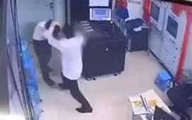 Công an vào cuộc vụ hành hung cư dân ở chung cư Đồng Phát- Ảnh 3. Thanh niên say rượu đánh nữ bảo vệ chung cư