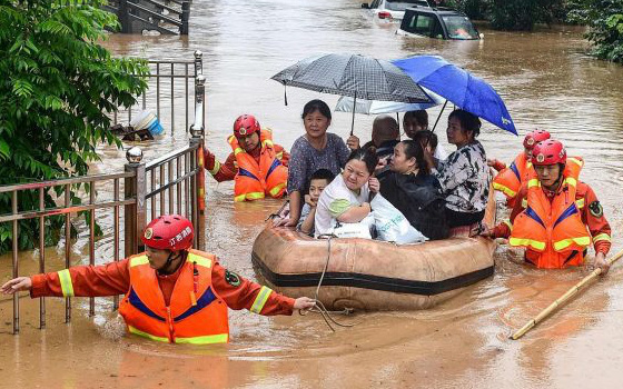 Vỡ đê ở Nga khiến cả nghìn người phải sơ tán- Ảnh 2. Vỡ đê sông Trường Giang
