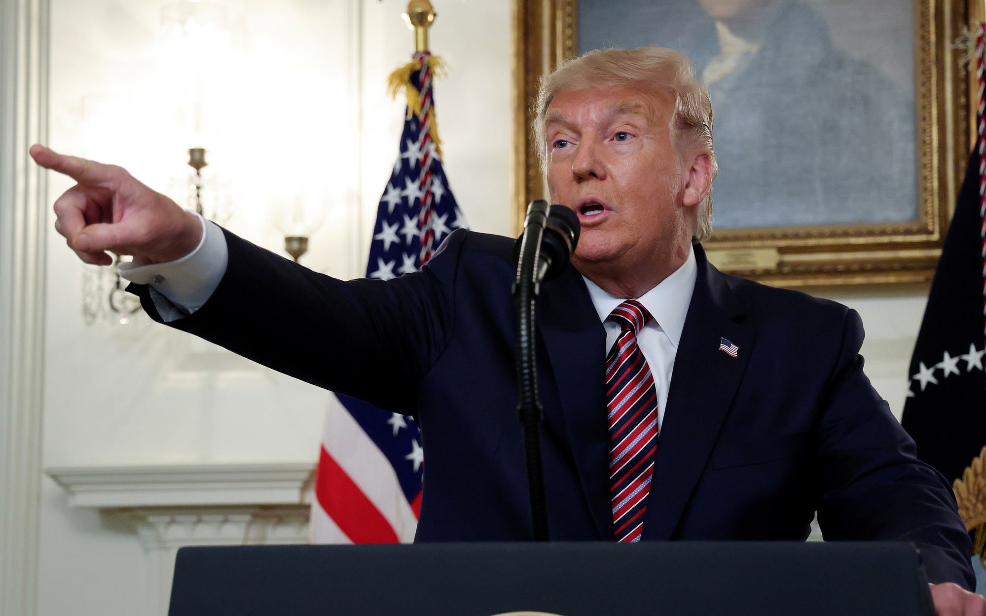 Nhà báo Lý Sinh Sự 'tứ trụ phiếm luận' Nói hay đừng lừng danh một thuở- Ảnh 5. Ông Trump đá xoáy nhà báo lớn của Mỹ viết sách chân dung mình