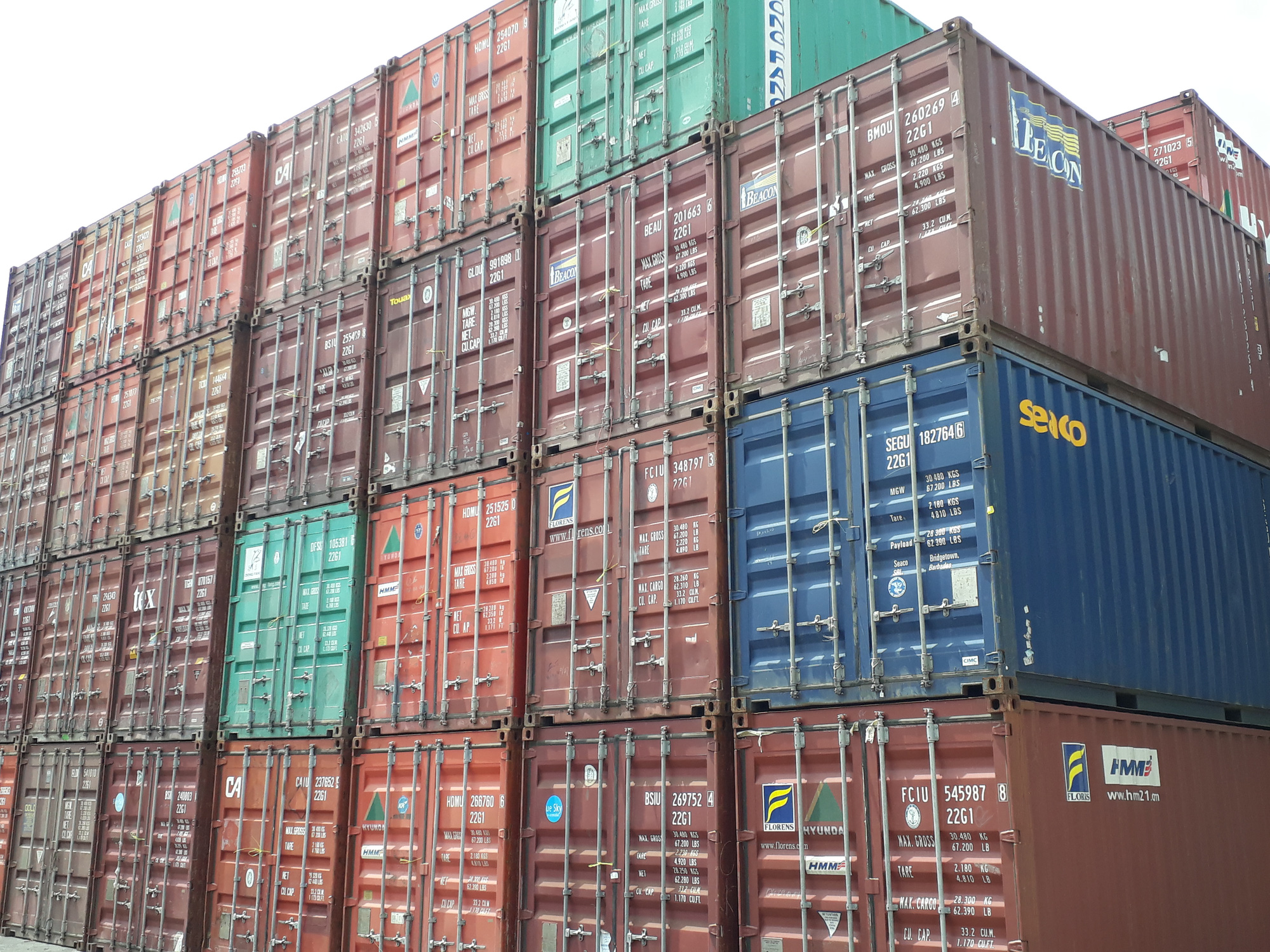 Sẽ thanh lý hơn 3.000 container hàng ngoại vô chủ ở các cảng - Ảnh 1.