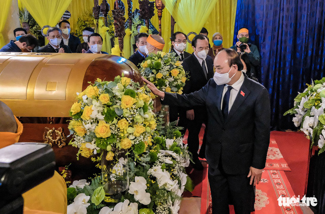 Chủ tịch nước Nguyễn Xuân Phúc viếng Đại lão Hòa thượng Thích Phổ Tuệ - Ảnh 3.