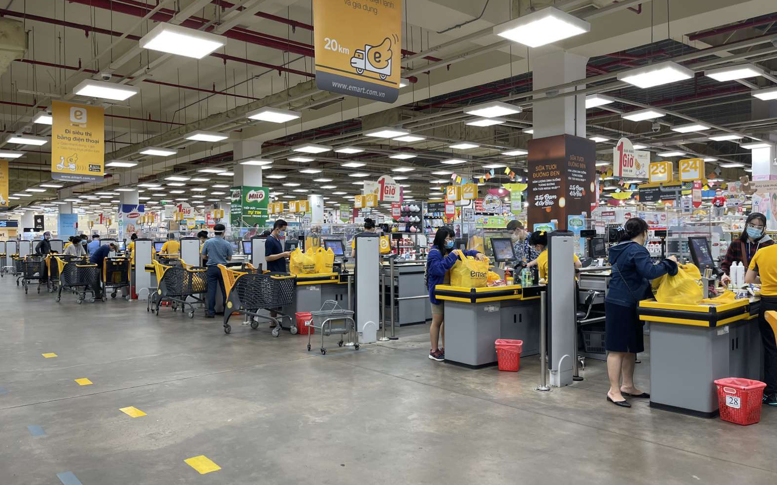Tỉ phú Trần Bá Dương mở thêm đại siêu thị Emart- Ảnh 3. Thaco công bố hoàn tất thương vụ mua lại đại siêu thị Emart