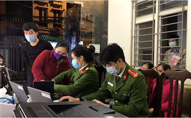 Vì sao nhiều người phải khai lại thông tin cấp căn cước công dân gắn chip? - Ảnh 1. Vì sao nhiều người phải khai lại thông tin cấp căn cước công dân gắn chip? - Ảnh 1.