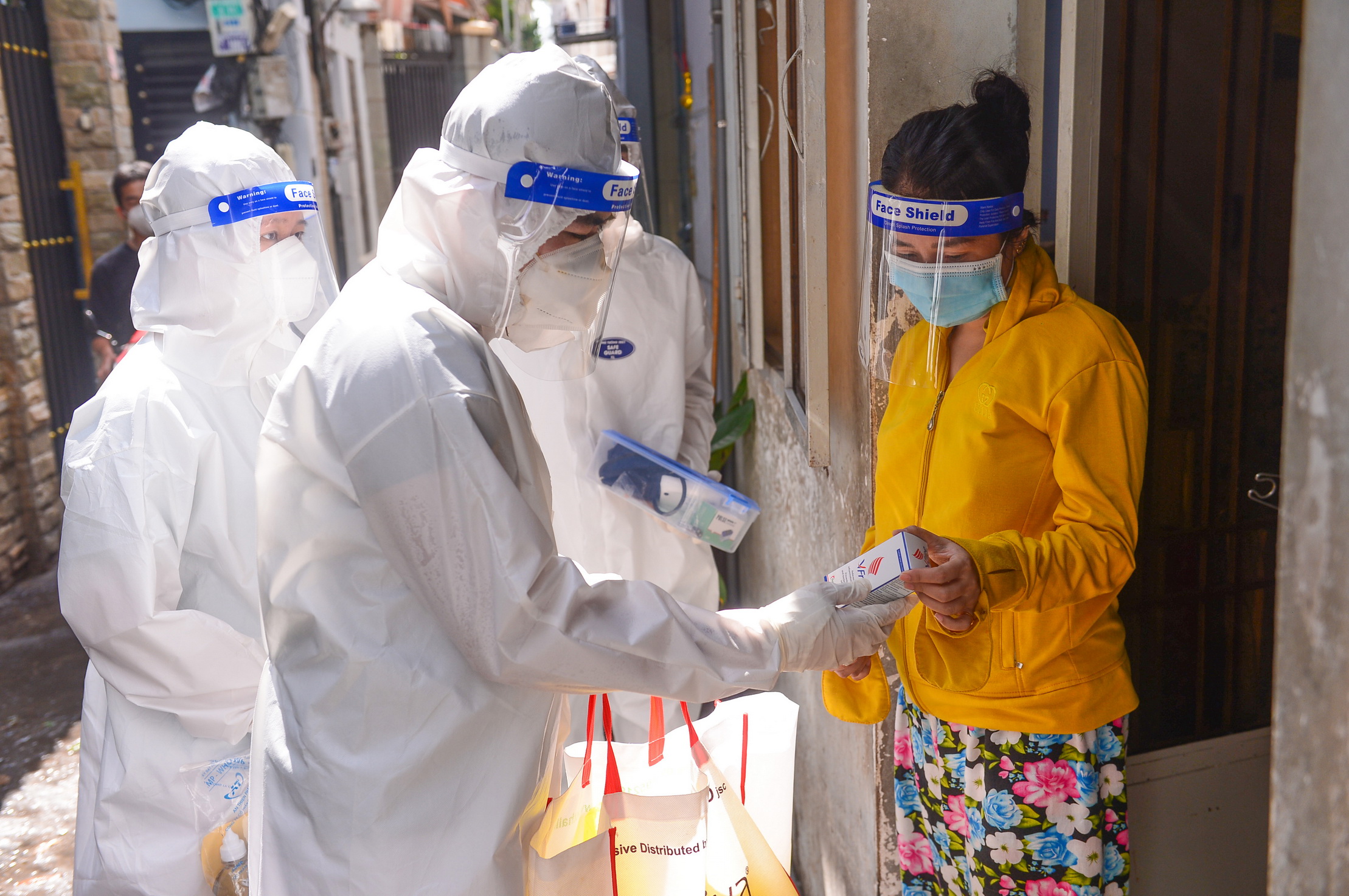 Hơn 1/2 tỉnh thành đã về vùng xanh; hơn 85% bệnh nhân đã khỏi bệnh 02 mot-nua-tinh-thanh-viet-nam-da-ve-vung-xanh-02