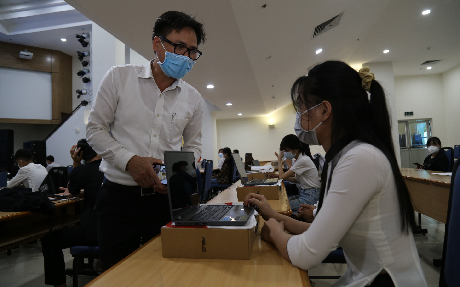 Nổ bình thí nghiệm trong giờ thực hành, 5 học sinh bị thương- Ảnh 2. Đại học Đà Nẵng cho sinh viên thực hành, thí nghiệm, đồ án... trở lại trường trước Tết