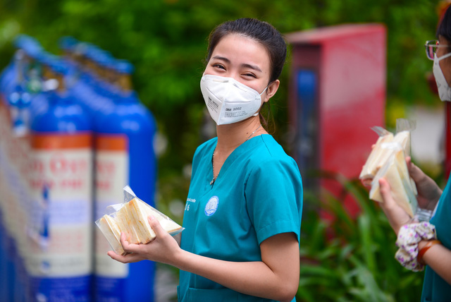 Tin sáng 5-11: Số ca COVID-19 nhập viện cao hơn xuất viện, 86% người nhập viện đã tiêm vắc xin - Ảnh 3. Tin sáng 5-11: Số ca COVID-19 nhập viện cao hơn xuất viện, 86% người nhập viện đã tiêm vắc xin - Ảnh 3.