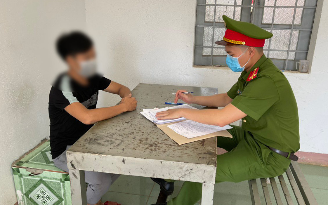 Khởi tố nữ cán bộ tín dụng tổ chức môi giới đưa người ra nước ngoài trái phép- Ảnh 2. Phá đường dây môi giới đưa người ra nước ngoài trái phép